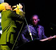 Vokalistas Michaelas Stipe ir gitaristas Peteris Buckas