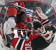 &bdquo;Devils&ldquo; vartininkas Martinas Brodeur - vartuose.