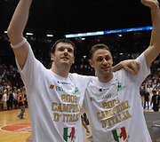 K.Lavrinovičius (kairėje) buvo rezultatyviausias paskutinėse rungtynėse