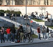 Pagaliau su draugais galima susitikti ir lauke, o ne kavinėse