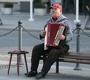 Kai &scaron;ilta, galima ir gatvėje pagroti