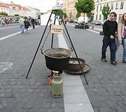 &Scaron;e&scaron;tadienio vakarą kultūros projekto &bdquo;Tebūnie naktis&ldquo; organizatoriai vilioja sostinėje pasigrožėti daugybe ypatingų meno projektų.