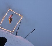 Apie 30 dalyvių demonstravo ore įvairius triukus, stebino įspūdingais &scaron;uoliais.