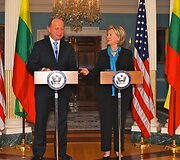Premjeras A.Kubilius su valstybės sekretore H.Clinton