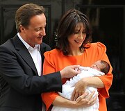 Britų premjeras Davidas Cameronas ir jo žmona Samantha
