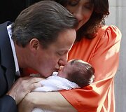 Britų premjeras Davidas Cameronas ir jo žmona Samantha