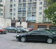 I&scaron;skirtiniame &bdquo;Audi&ldquo; limuzine tamsinti netgi vairuotojo langai.