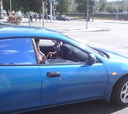 Tokia žavi pažeidėja tikrai patrauktų kelių policijos patrulių dėmesį.