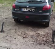Pievoje įkalintas &bdquo;Peugeot&ldquo;