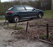 Pievoje įkalintas &bdquo;Peugeot&ldquo;
