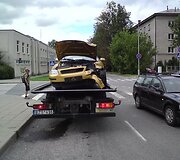 Kaunietis vairuotojas prasitarė, kad &scaron;į 2007 metų laidos Audi automobilį įsigijo vos prie&scaron; mėnesį.