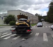Kaunietis vairuotojas prasitarė, kad &scaron;į 2007 metų laidos Audi automobilį įsigijo vos prie&scaron; mėnesį.