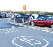 Prie Londono Stanstedo oro uosto paliekama tūkstančiai ma&scaron;inų, daugelis jų prabangios.