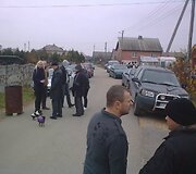 Būrelis D.Kedžio sekėjų žinių i&scaron; Panevėžio teismo trečiadienį laukė Garliavoje, Klonio gatvėje.