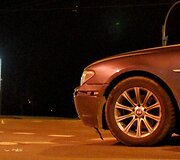 7-osios serijos BMW be ma&scaron;inos statymo jutiklių juostos buferyje.