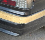 7-osios serijos BMW be ma&scaron;inos statymo jutiklių juostos buferyje.