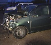 Per avariją sudaužytas automobilis &bdquo;&Scaron;koda&ldquo;.
