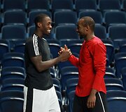 Patrickas Beverley (kairėje) ir Tyrese Rice'as