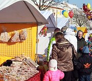 Užgavėnių turgus Rotu&scaron;ės aik&scaron;tėje