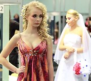 &bdquo;Pelenėje&ldquo; &ndash; vestuvinės kolekcijos ir naujausios &scaron;ukuosenų tendencijos