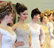 &bdquo;Pelenėje&ldquo; &ndash; vestuvinės kolekcijos ir naujausios &scaron;ukuosenų tendencijos