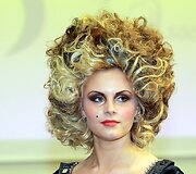 &bdquo;Pelenėje&ldquo; &ndash; vestuvinės kolekcijos ir naujausios &scaron;ukuosenų tendencijos