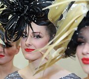 &bdquo;Pelenėje&ldquo; &ndash; vestuvinės kolekcijos ir naujausios &scaron;ukuosenų tendencijos