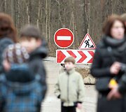 Valų kaimo vaikai į mokyklą pėsčiomis vaik&scaron;to 9 kilometrus