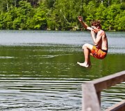 Žaliųjų ežerų pakrantes labiausiai mėgsta jaunimas.