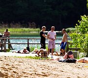 Žaliųjų ežerų pakrantes labiausiai mėgsta jaunimas.