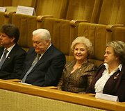 Seime i&scaron;kilmingo posėdžio metu paminėtas Lietuvos Nepriklausomybės atkūrimas. Nepriklausomybės aik&scaron;tėje i&scaron;kilmingai pakeltos Lietuvos, Latvijos ir Estijos vėliavos. Trimis salvėmis pagerbta &scaron;ių &scaron;alių nepriklausomybė.