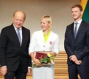 Andrius Kubilius pasveikino Simoną Krupeckaitę