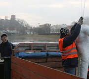 Vilniuje kažkas &bdquo;patobulino&ldquo;" Neries krantinėje stovinčią skulptūrą