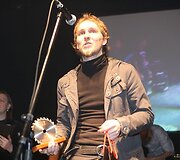 A.LT 
