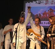 A.LT 