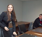 Rezonansinės bylos nagrinejimas: Vaiko teisių apsaugos tarnybos atstovė ir prokuroras.
