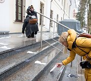 Valstybinės duomenų inspekcijos patalpose  svarstymas dėl baudos skyrimo už &bdquo;Media4 Change&ldquo; projektą
