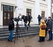 Valstybinės duomenų inspekcijos patalpose  svarstymas dėl baudos skyrimo už &bdquo;Media4 Change&ldquo; projektą