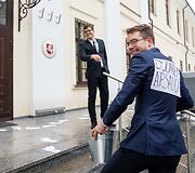 Valstybinės duomenų inspekcijos patalpose  svarstymas dėl baudos skyrimo už &bdquo;Media4 Change&ldquo; projektą