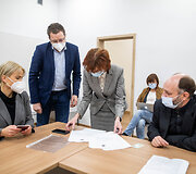 Valstybinės duomenų inspekcijos patalpose  svarstymas dėl baudos skyrimo už &bdquo;Media4 Change&ldquo; projektą