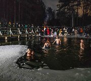 Naktinės maudynės stebuklingame vandenyje 2022
