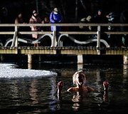 Naktinės maudynės stebuklingame vandenyje 2022
