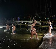 Naktinės maudynės stebuklingame vandenyje 2022