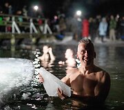 Naktinės maudynės stebuklingame vandenyje 2022