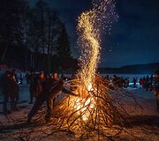 Naktinės maudynės stebuklingame vandenyje 2022