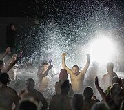 Naktinės maudynės stebuklingame vandenyje 2022