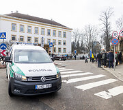 Protestas prie Vokietijos ambasados už sankcijų taikymą Rusijai