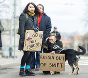 Protestas prie Vokietijos ambasados už sankcijų taikymą Rusijai