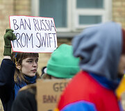 Protestas prie Vokietijos ambasados už sankcijų taikymą Rusijai