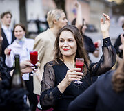 Grupė kūrėjų atliko meninę akciją - makabri&scaron;kas vakarėlis - &bdquo;France in Trance&rdquo;